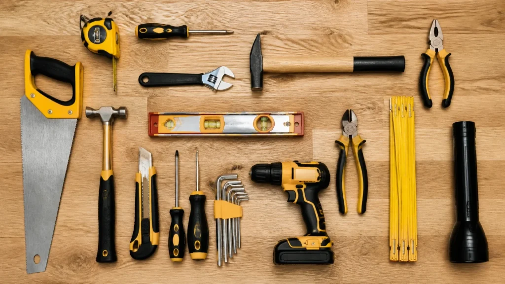 Quels sont les outils indispensables pour le bricolage à la maison ?