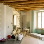 Quels travaux avec 10 000 euros pour rénover un logement ?